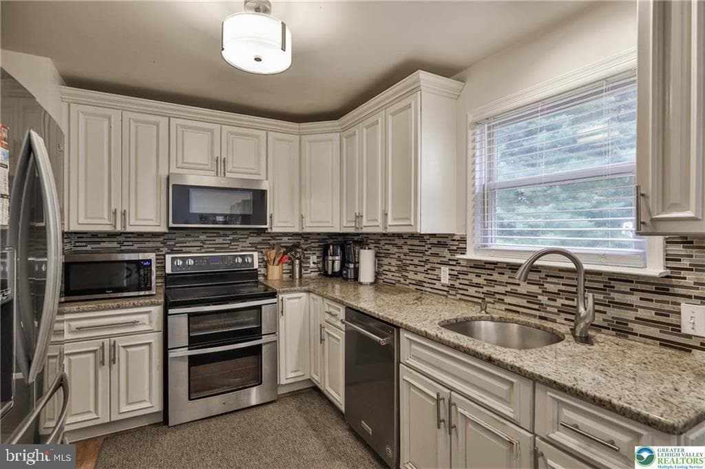 204 Ridings Circle photo 16