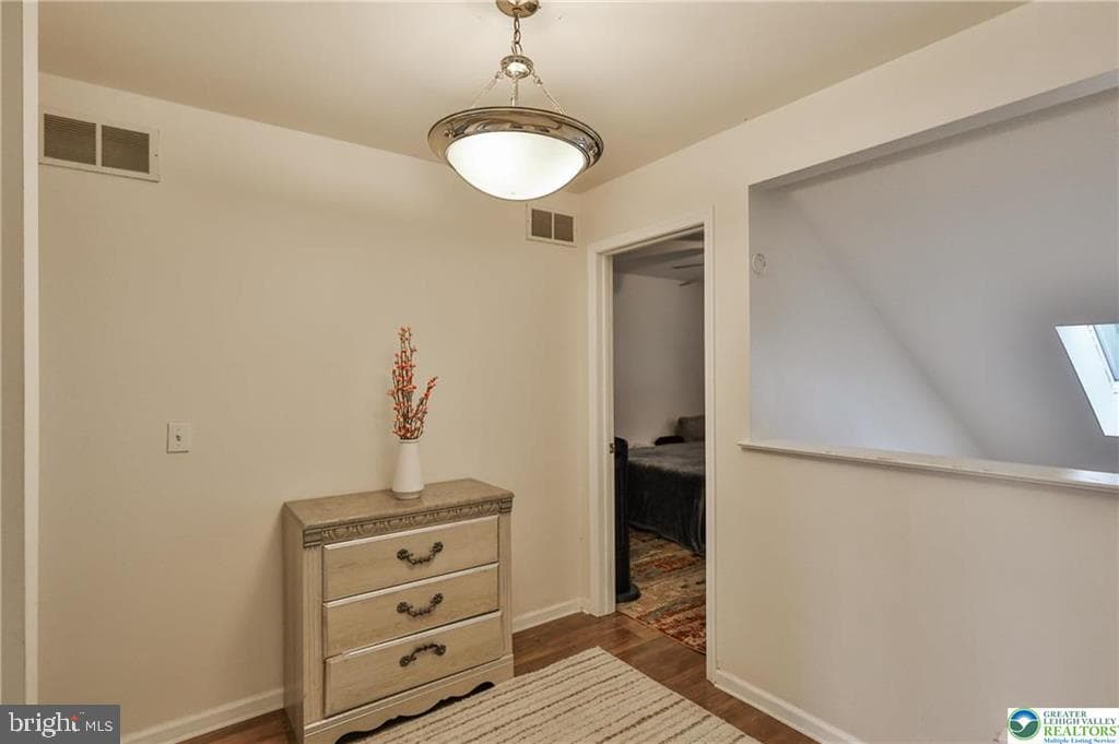 204 Ridings Circle photo 30