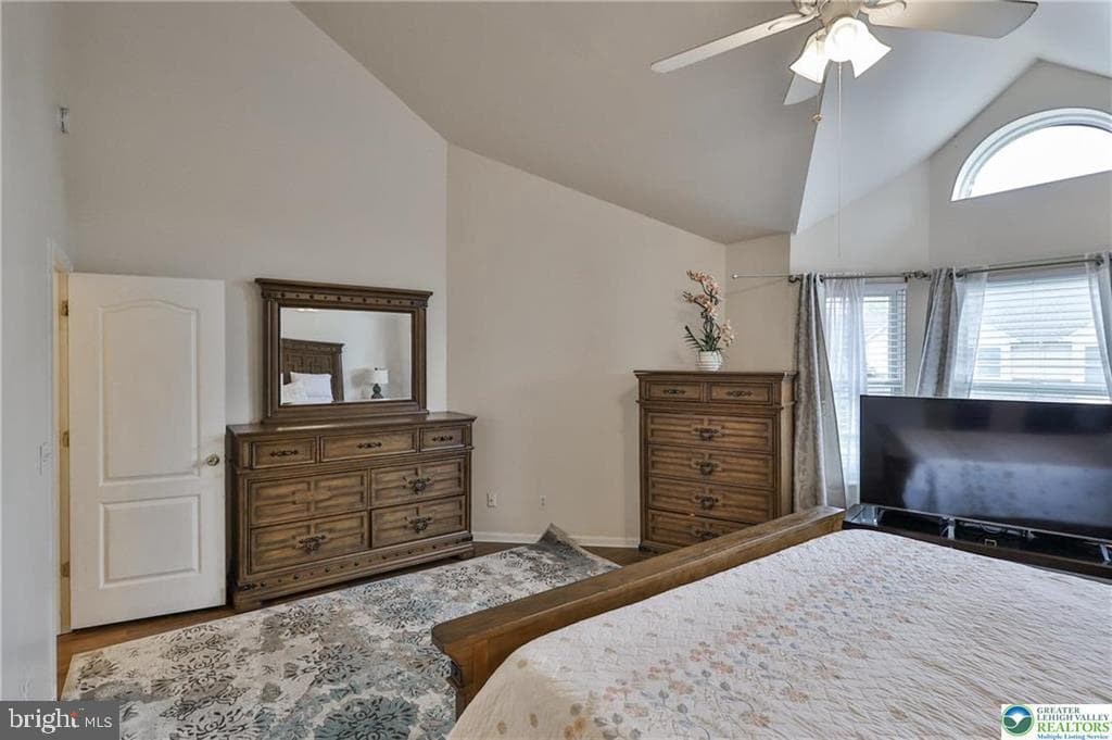 204 Ridings Circle photo 33