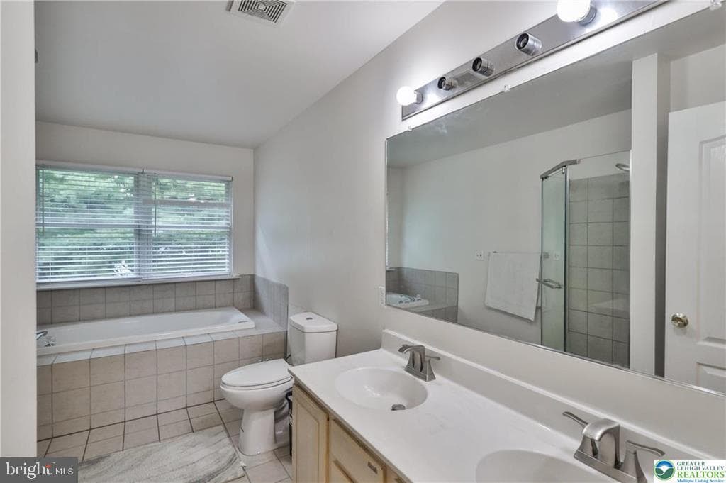 204 Ridings Circle photo 35