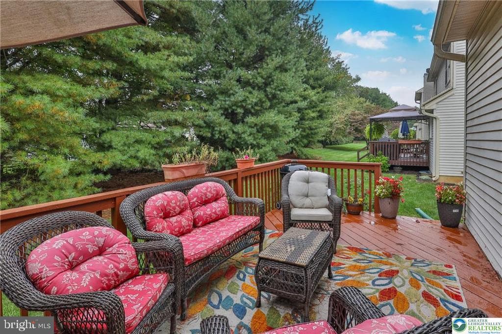 204 Ridings Circle photo 51