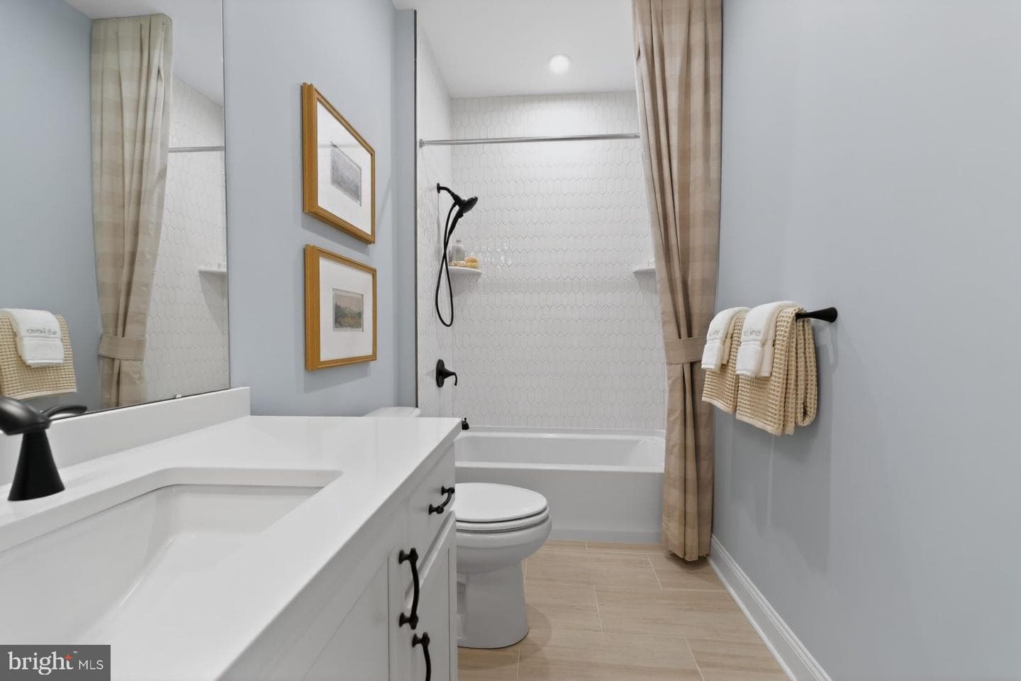 1 Grantartur #taylor Court photo 10
