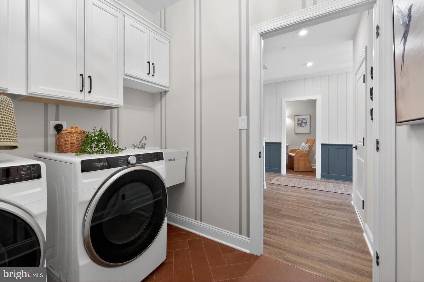 1 Grantartur #taylor Court photo 18
