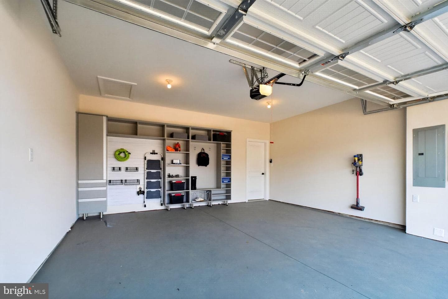 1 Grantartur #taylor Court photo 19