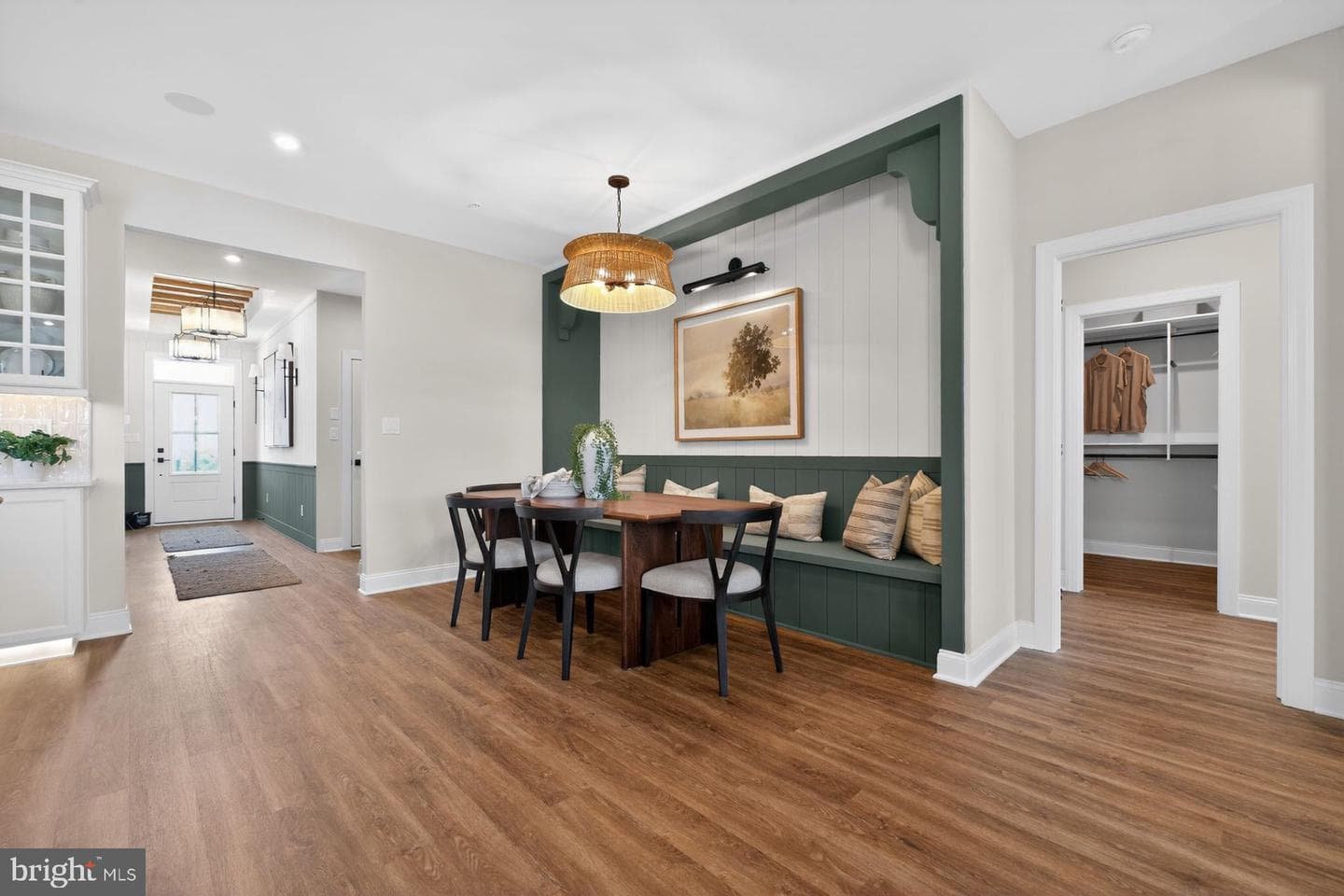 1 Grantartur #taylor Court photo 21