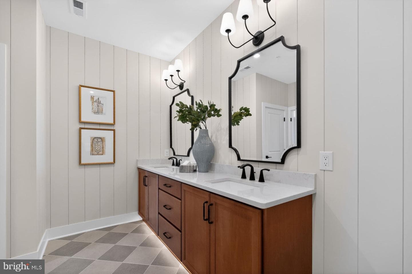 1 Grantartur #taylor Court photo 48