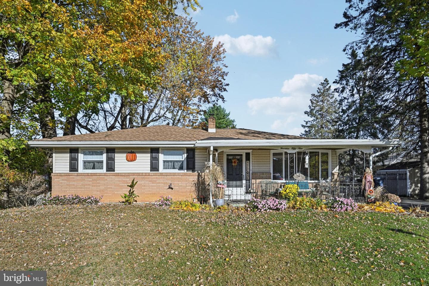 1459 Leicester Place photo 1