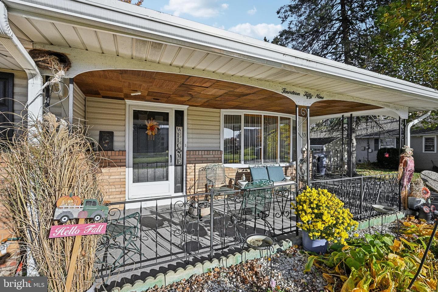 1459 Leicester Place photo 5