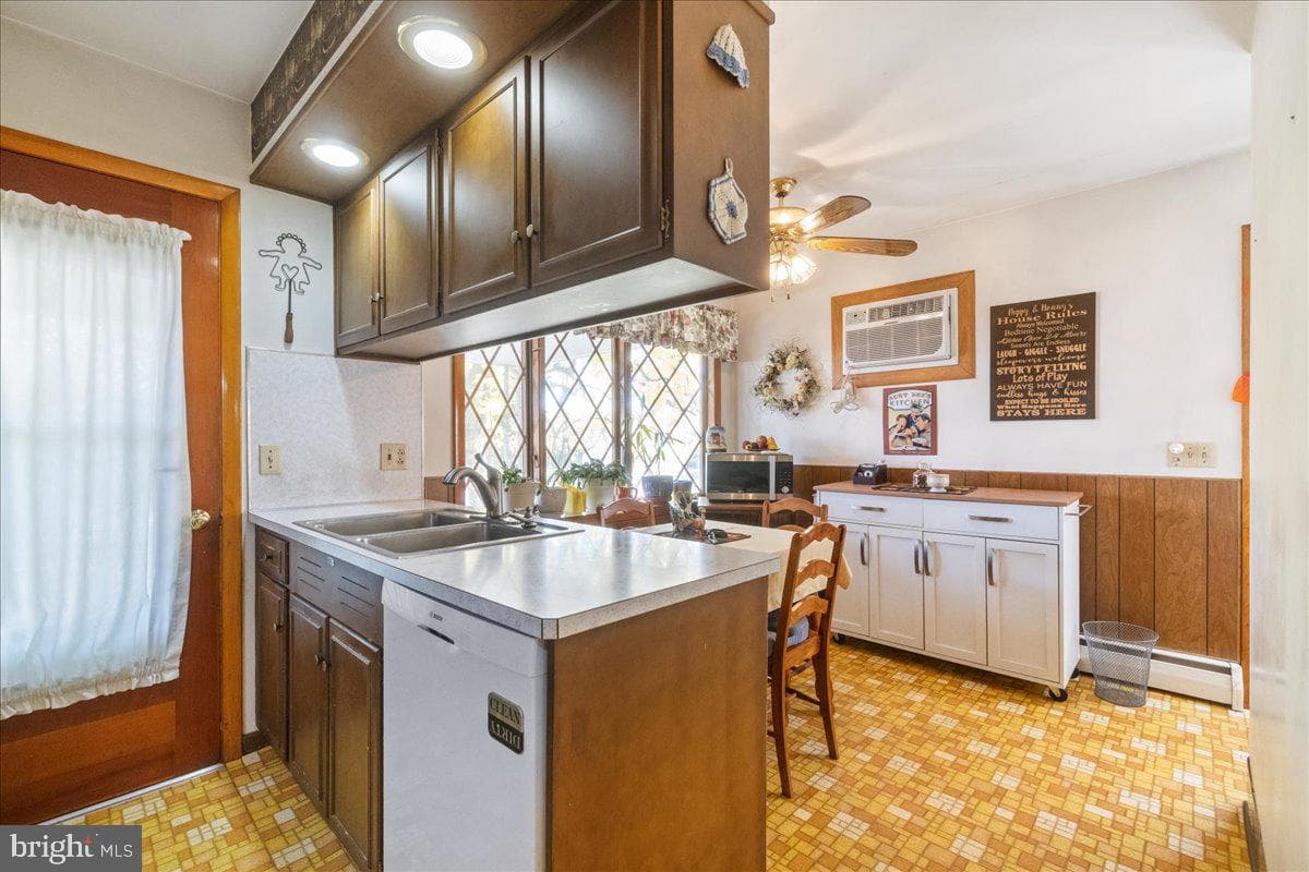1305 Lehigh Street photo 13