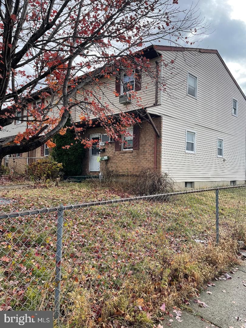 1404 E Pennsylvania Street photo 1