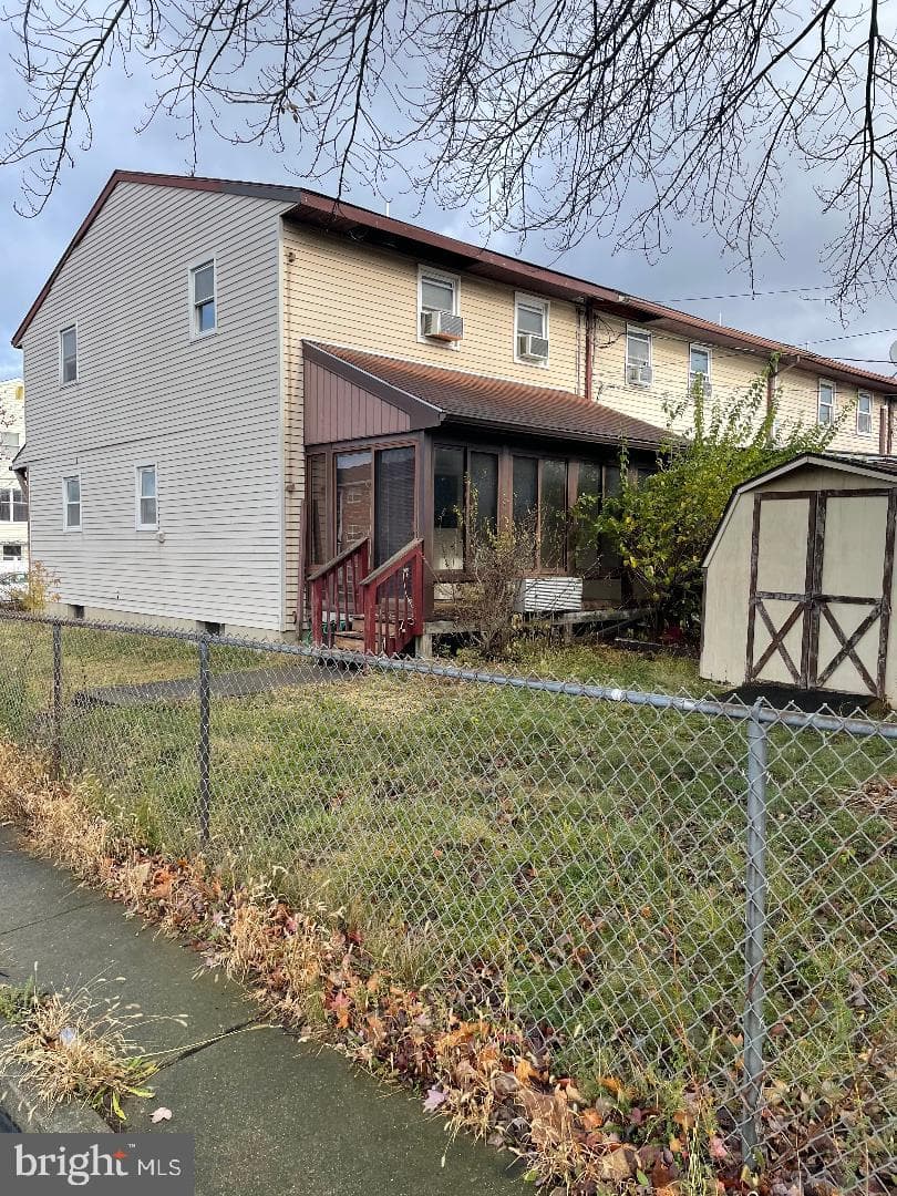 1404 E Pennsylvania Street photo 2