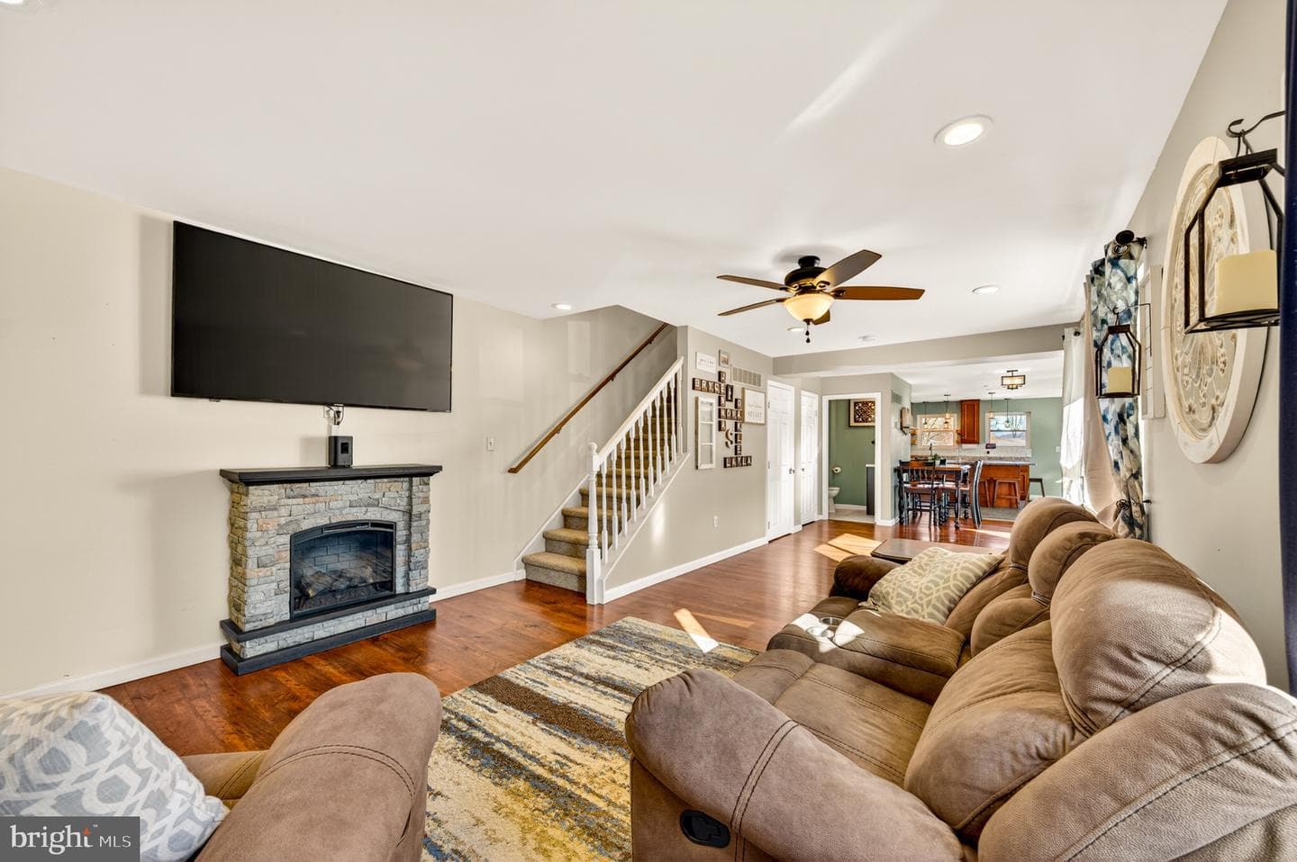 309 Delong Avenue photo 10