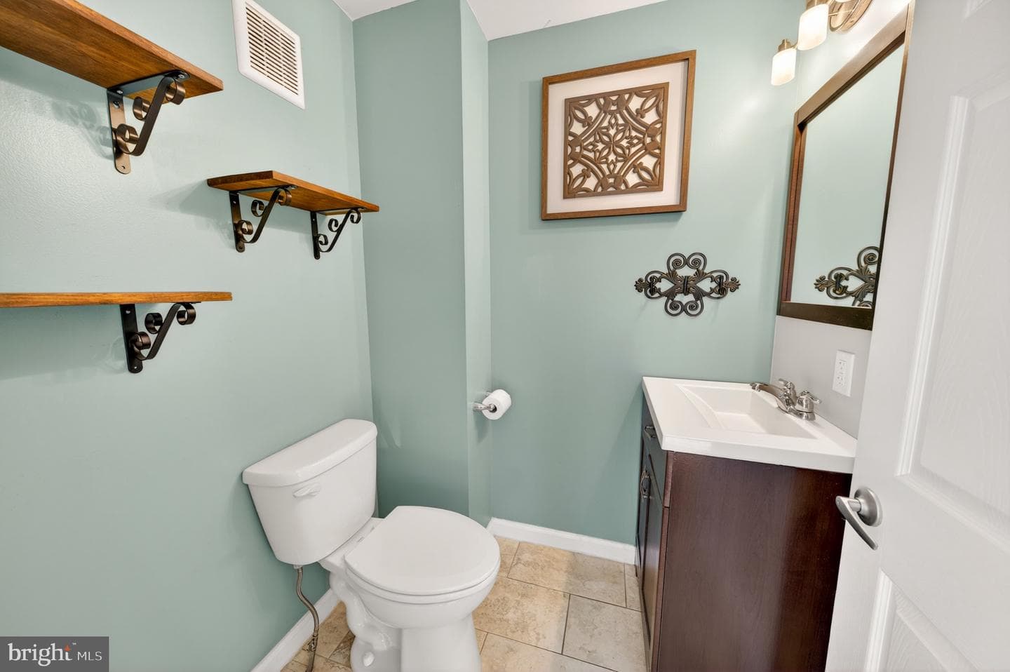 309 Delong Avenue photo 14
