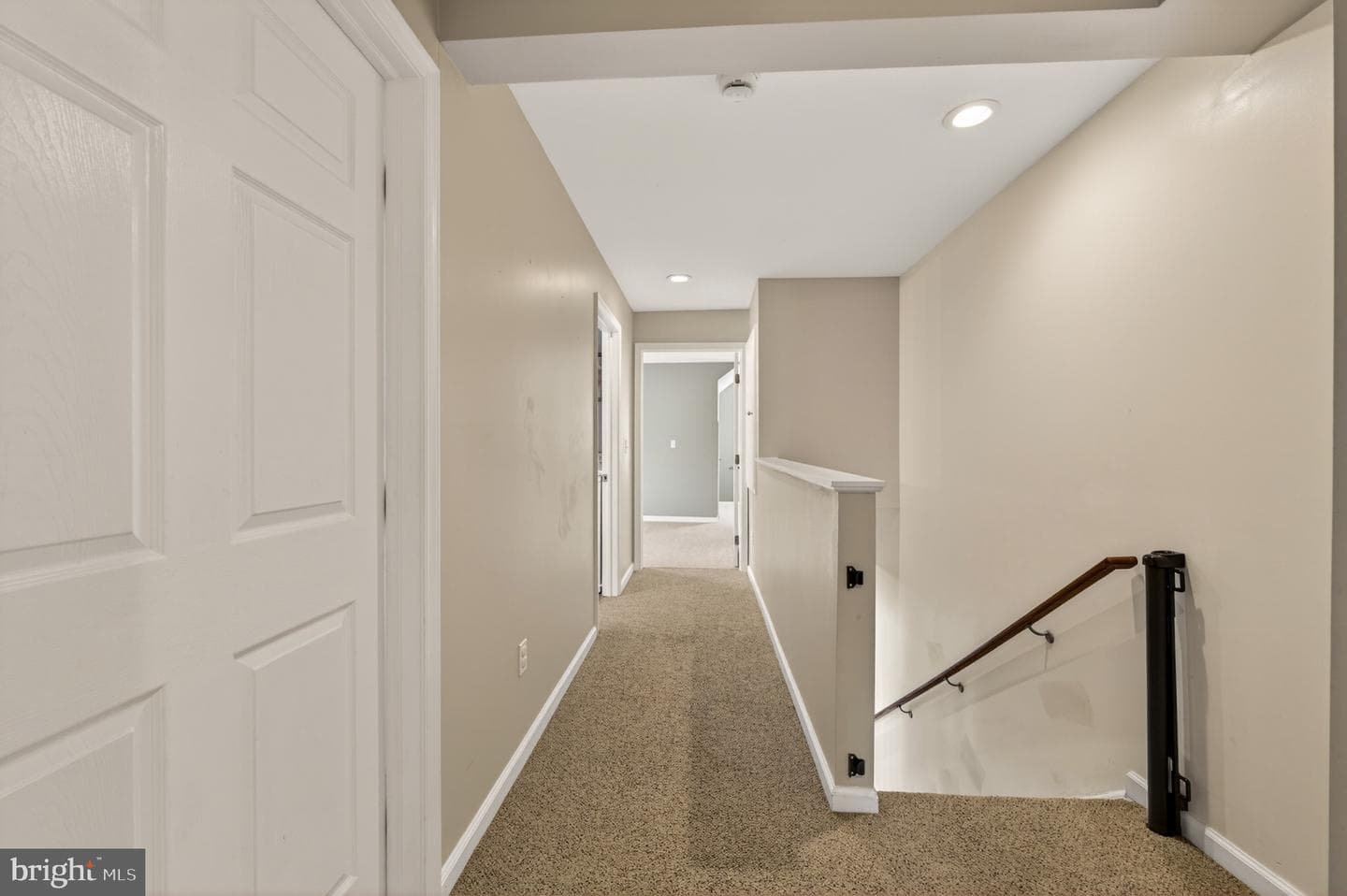 309 Delong Avenue photo 24