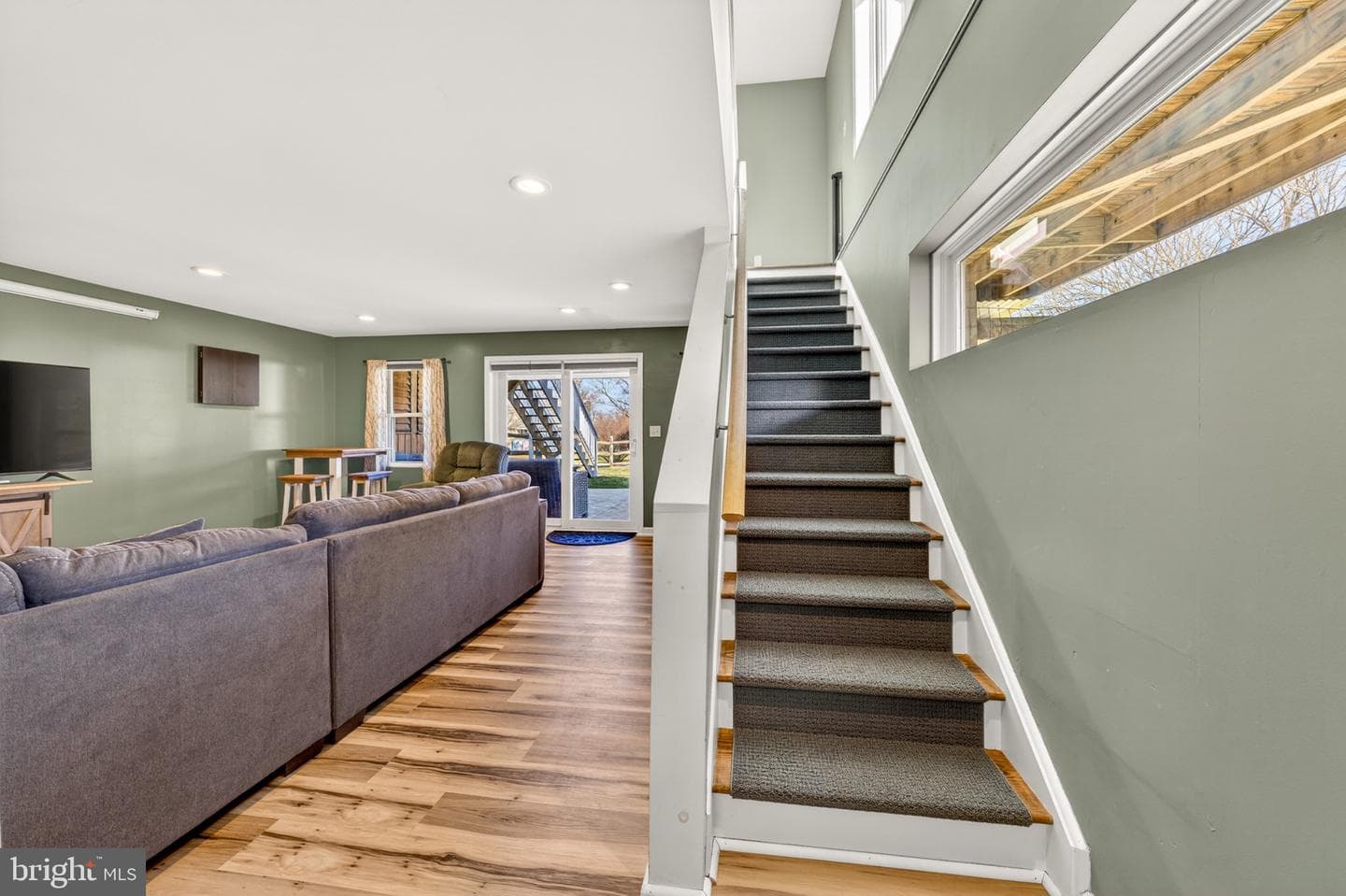 309 Delong Avenue photo 37