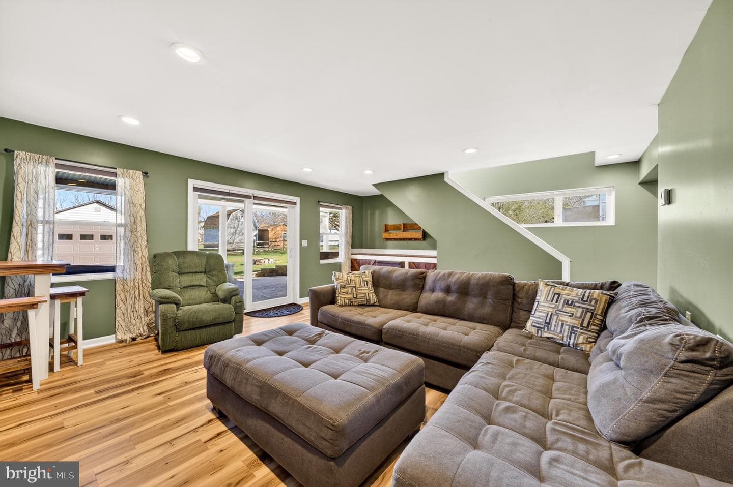 309 Delong Avenue photo 39