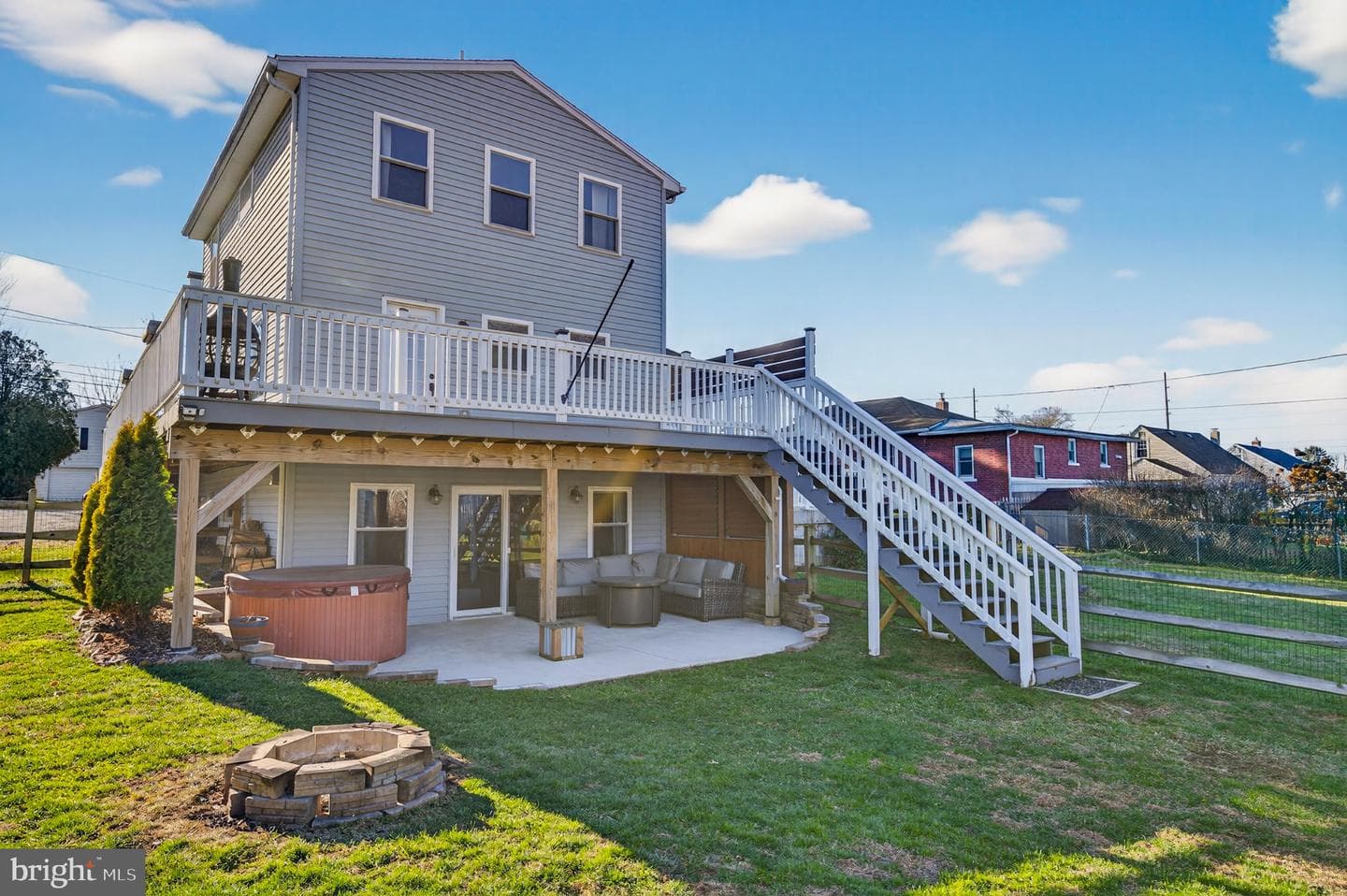 309 Delong Avenue photo 44
