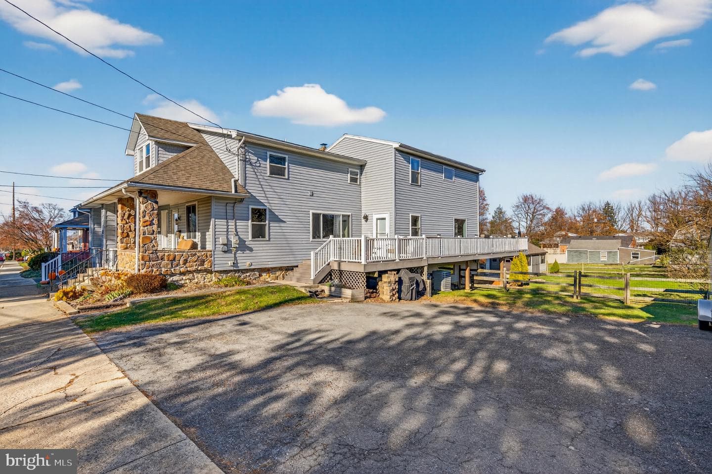 309 Delong Avenue photo 5
