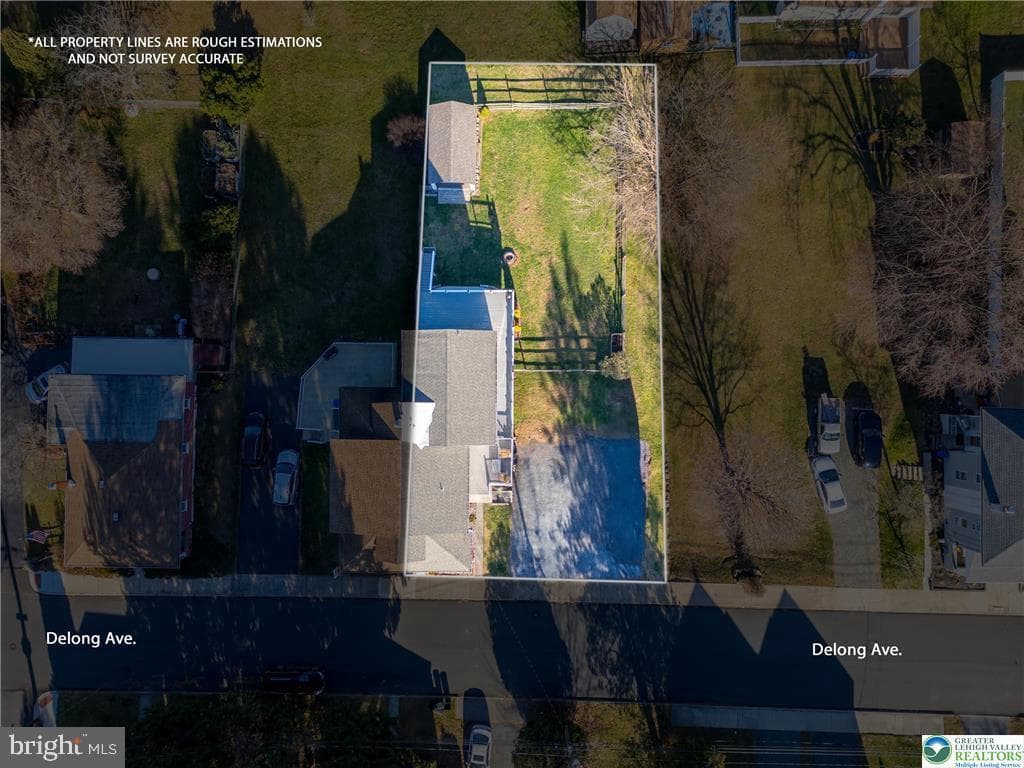 309 Delong Avenue photo 52