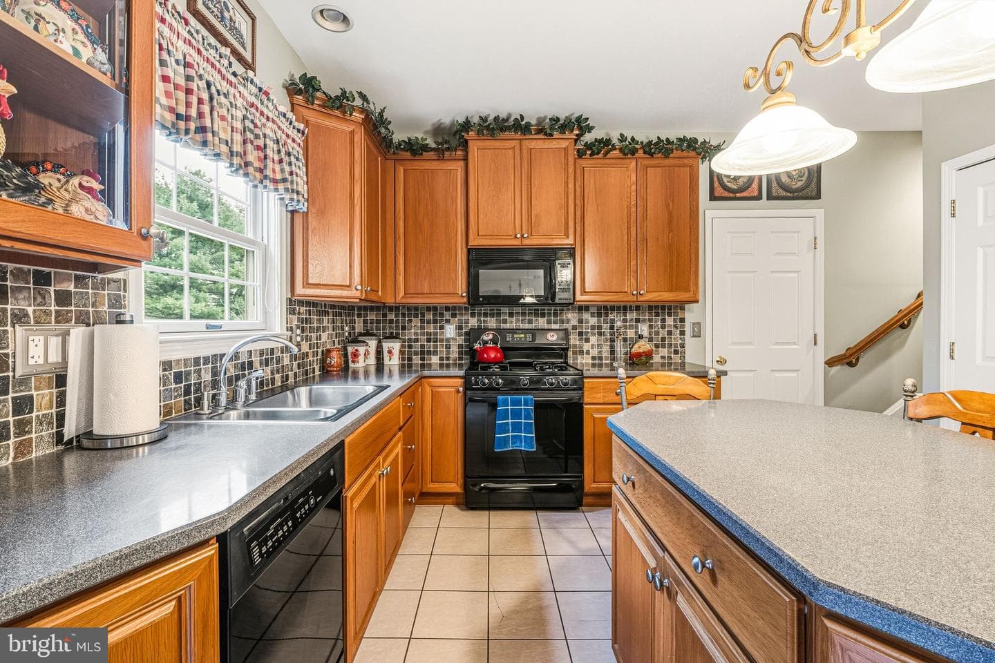 4698 Berwyn Lane photo 17