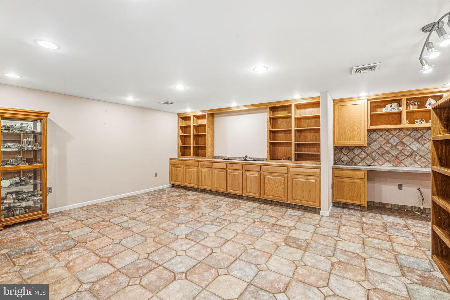 4698 Berwyn Lane photo 39