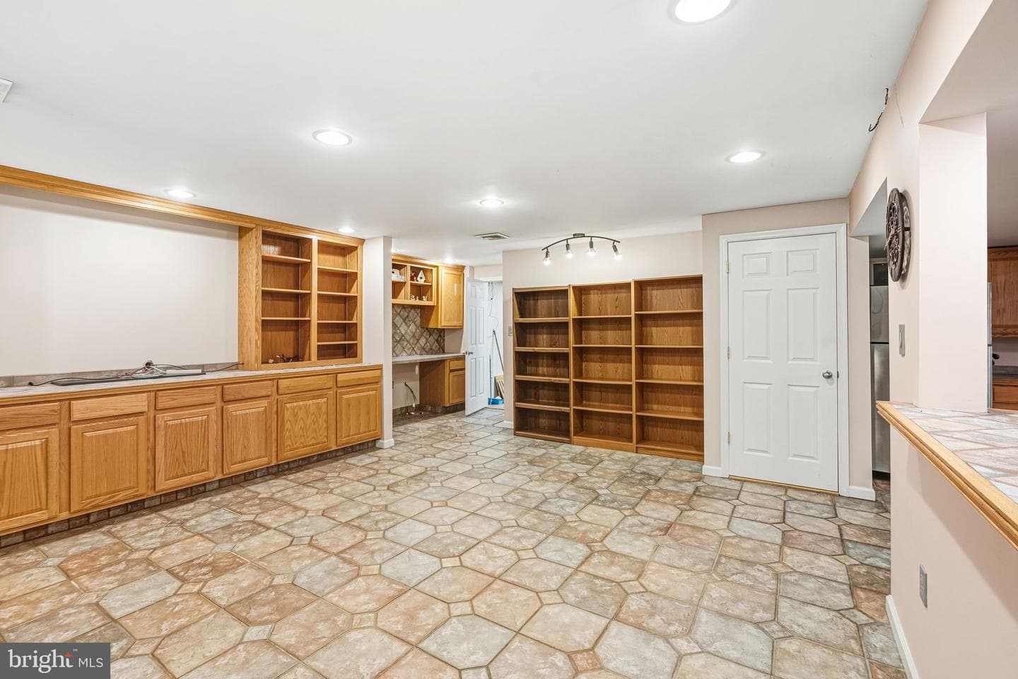 4698 Berwyn Lane photo 40