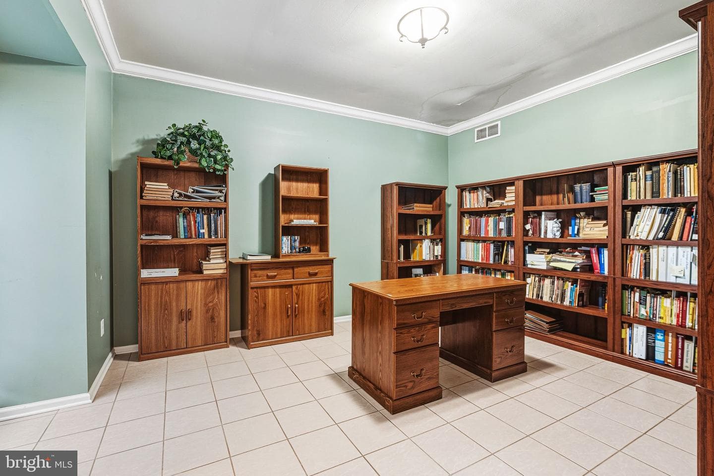 4698 Berwyn Lane photo 5