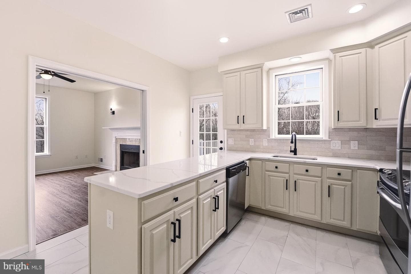 2243 Oakwood Court photo 42