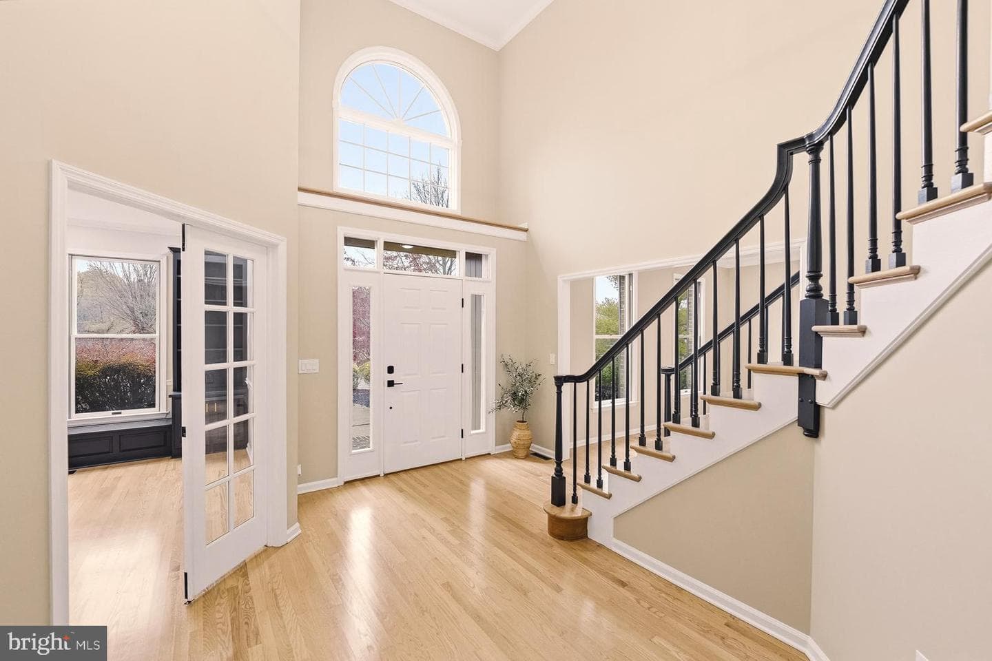 2243 Oakwood Court photo 7