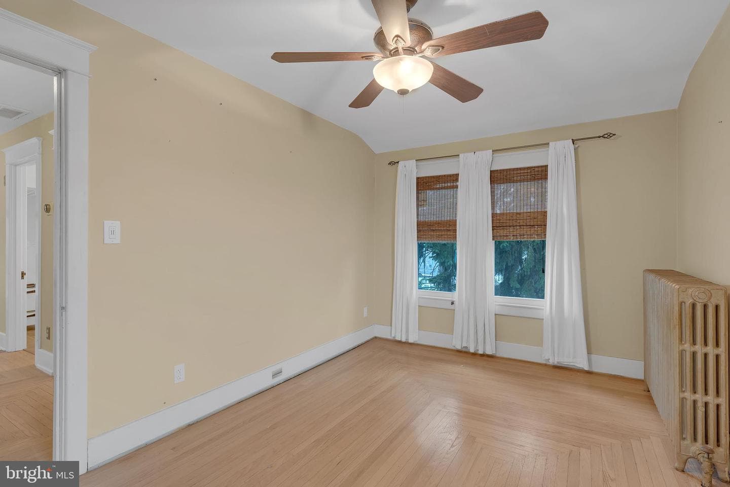 627 Scholl Avenue photo 27