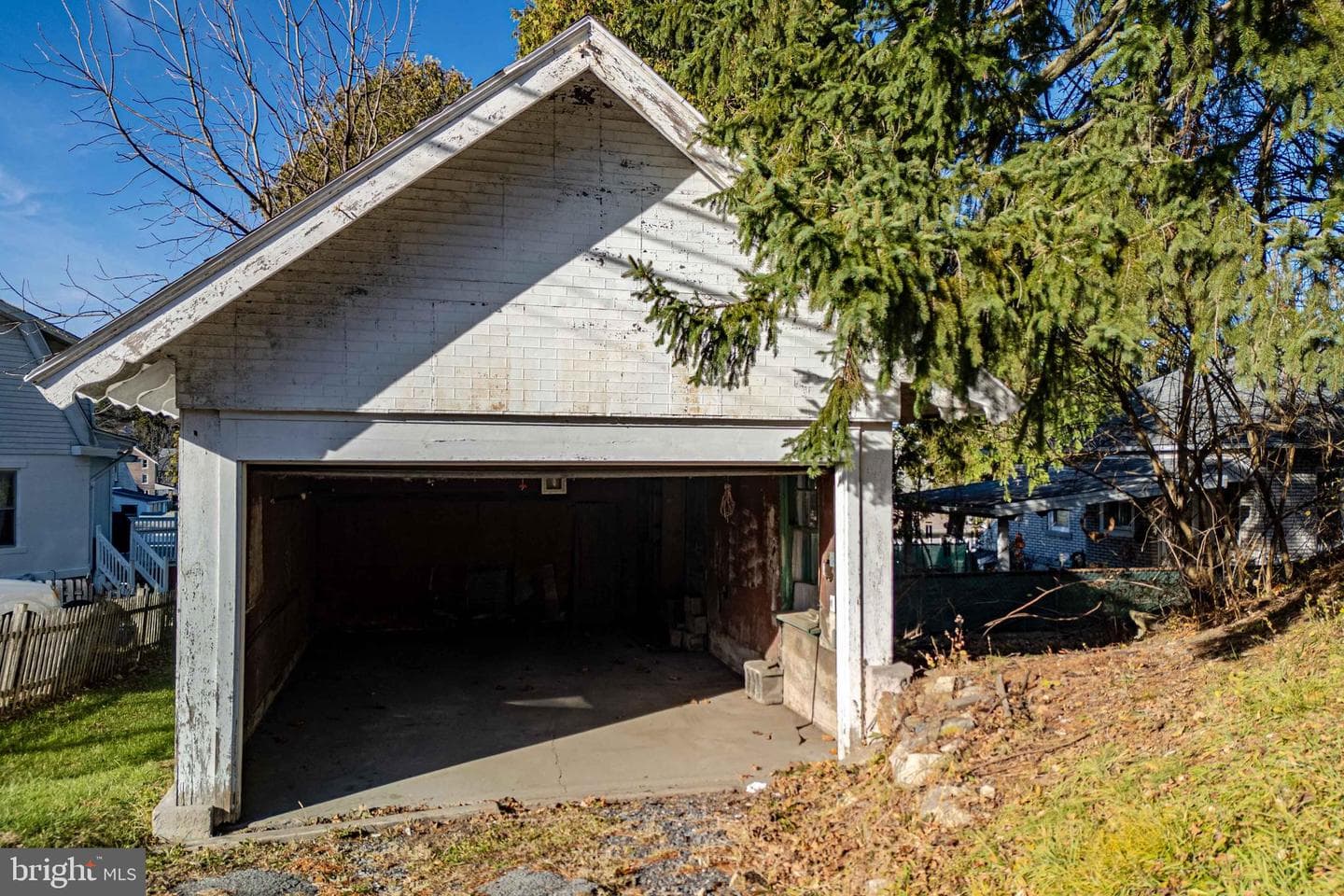 627 Scholl Avenue photo 55