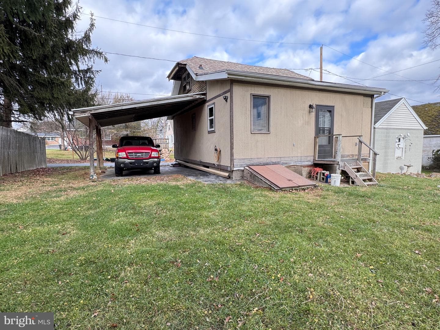 1615 Martins Lane photo 20
