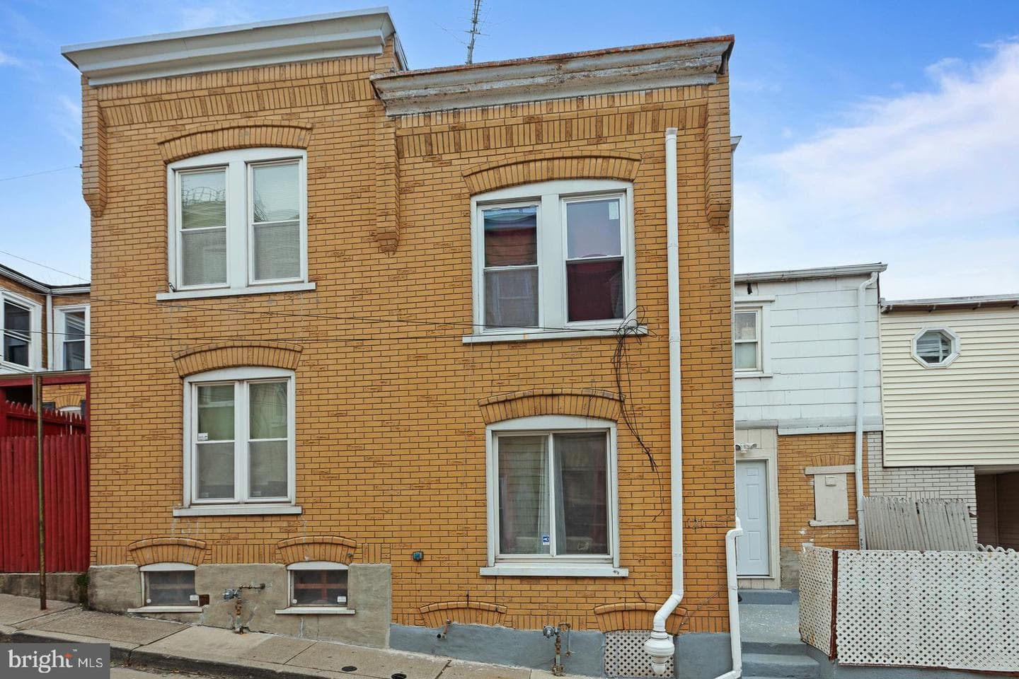 121 S Blank Street photo 3