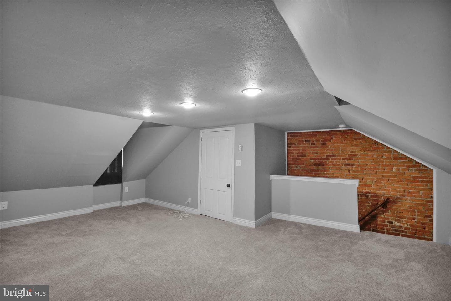 815 W Gordon Street photo 22