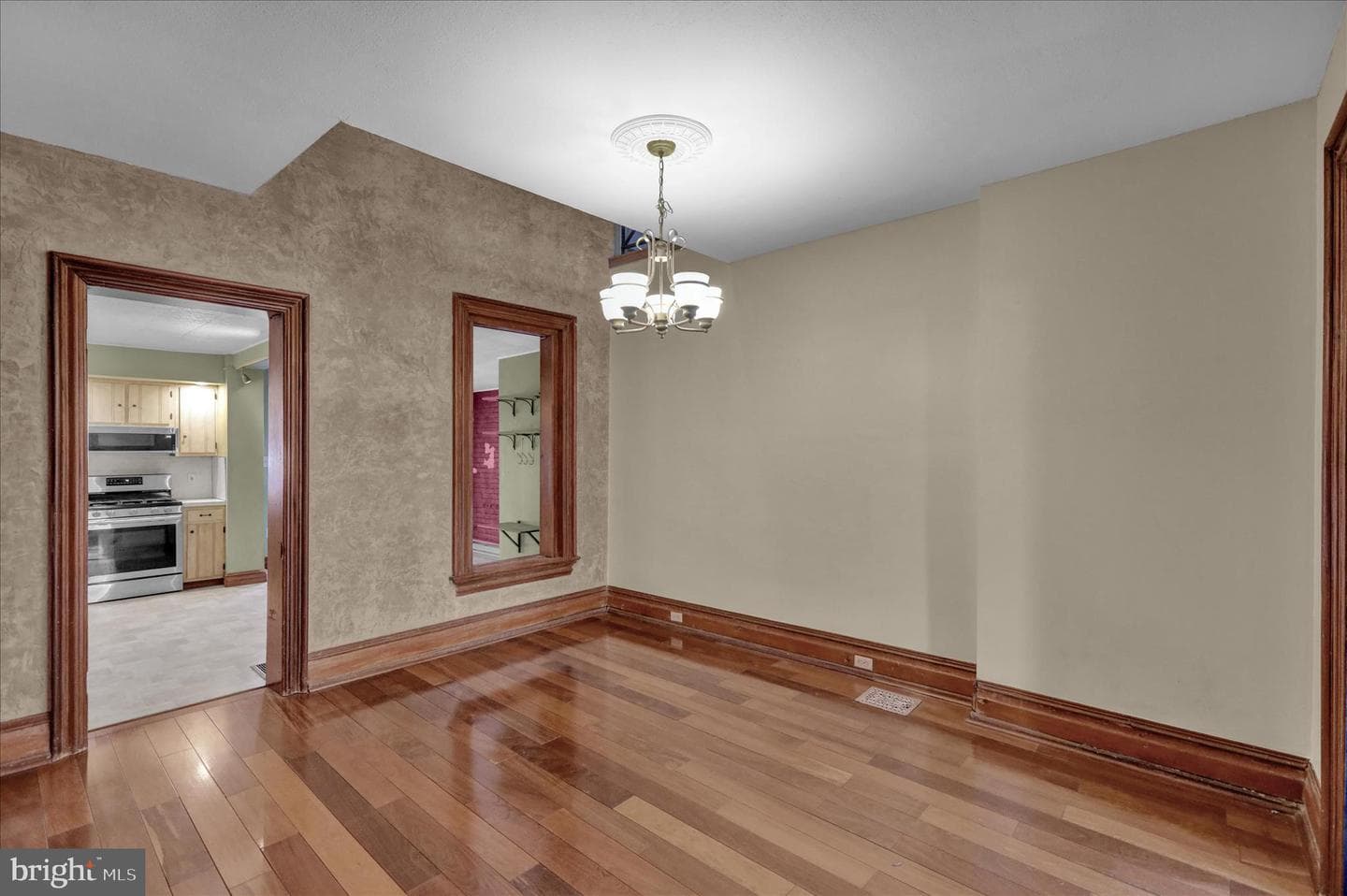 815 W Gordon Street photo 24