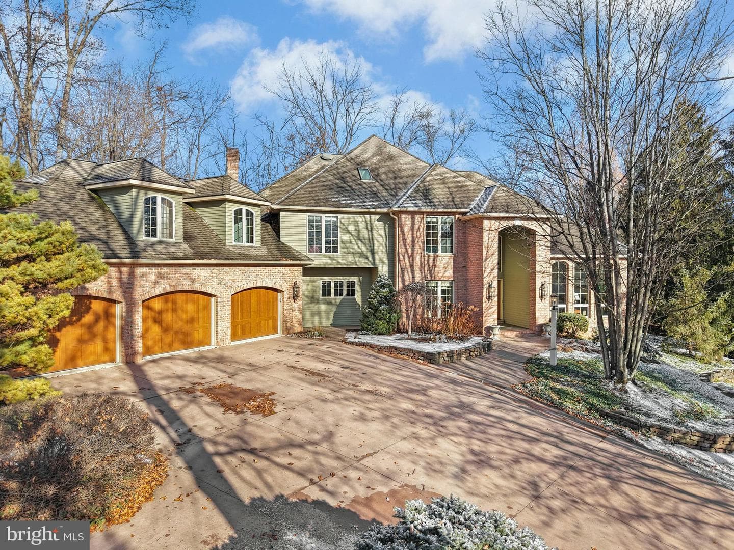 845 Mallard Drive photo 1
