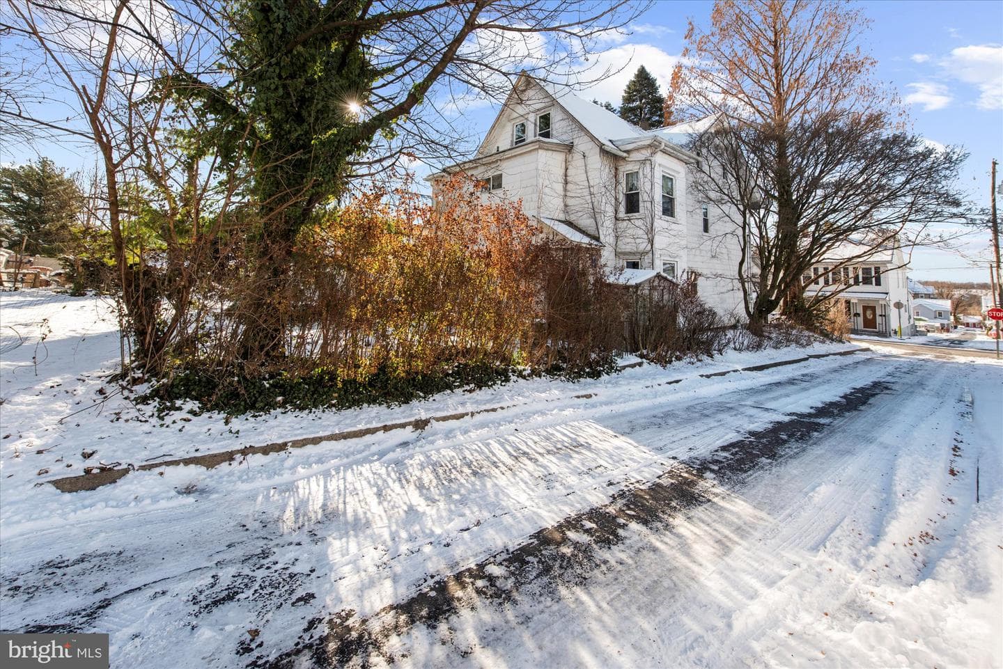 743 3rd Street photo 32