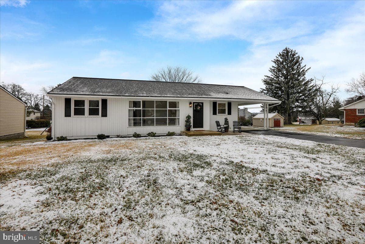 4020 W Linden Street photo 1