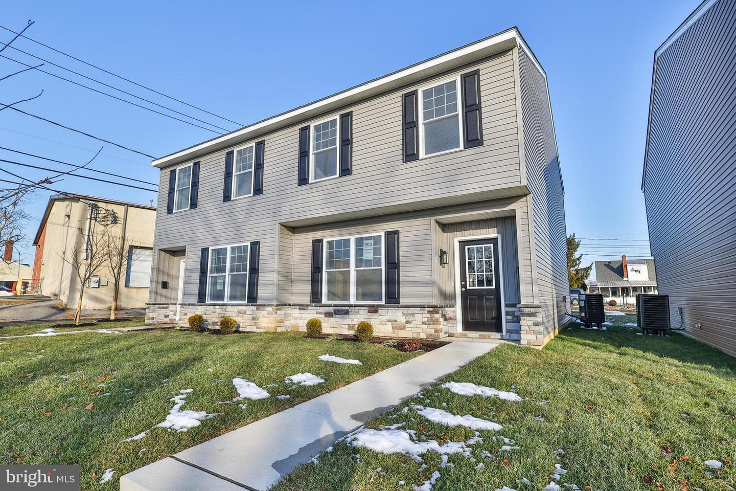 903 N Graham Street photo 1