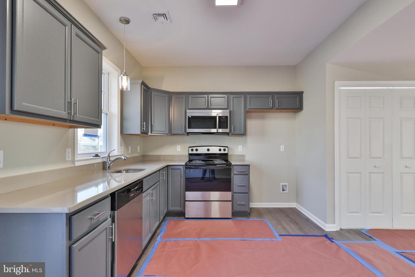 903 N Graham Street photo 23