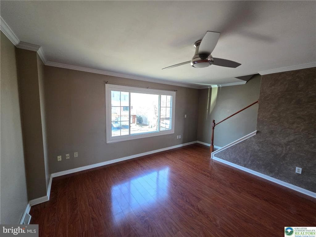 415 N Fenwick Street photo 17