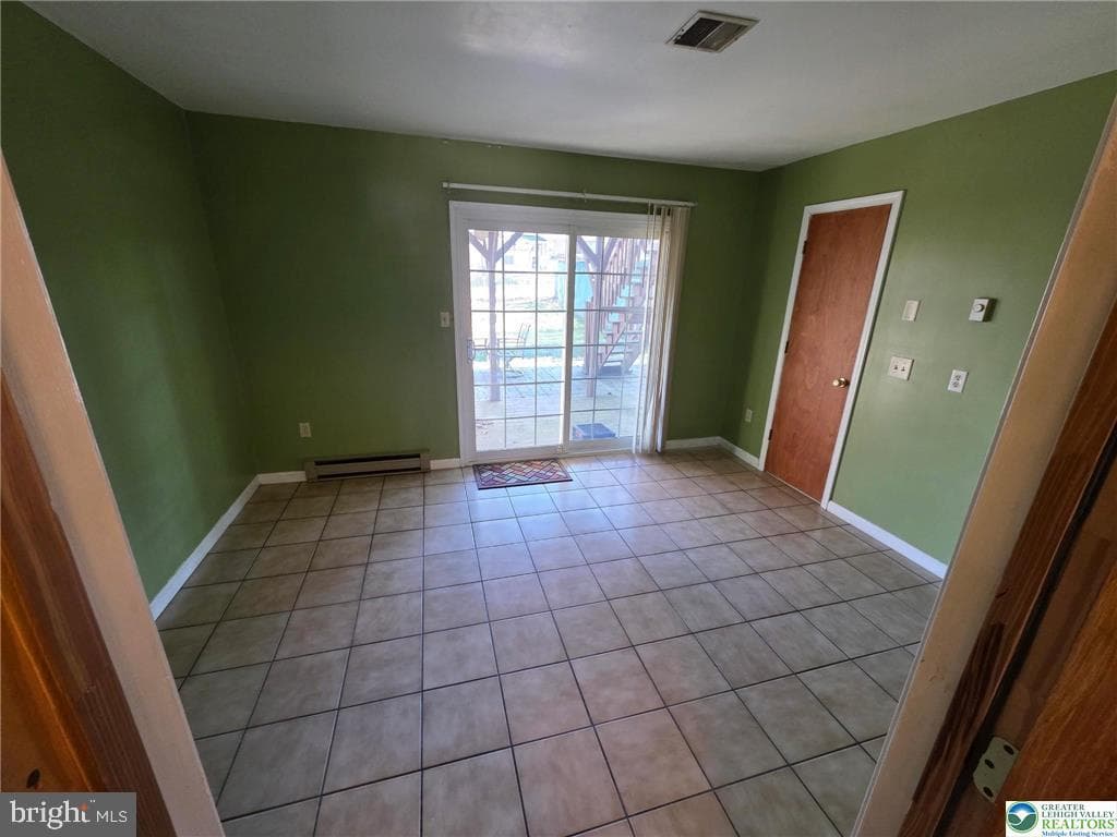 415 N Fenwick Street photo 2