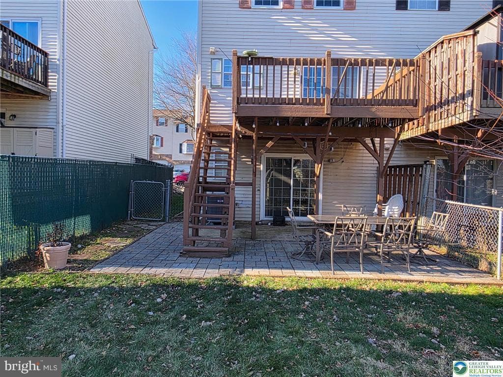 415 N Fenwick Street photo 25