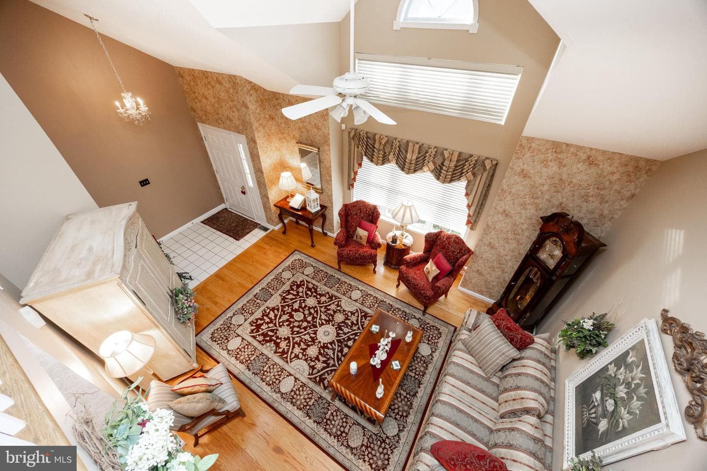 319 Surrey Place photo 23