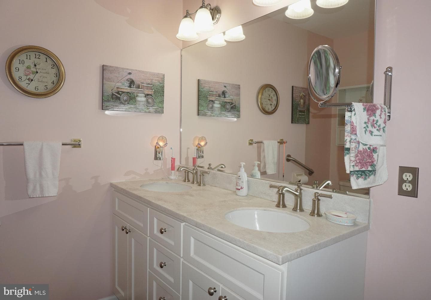 6099 Timberknoll Drive photo 8
