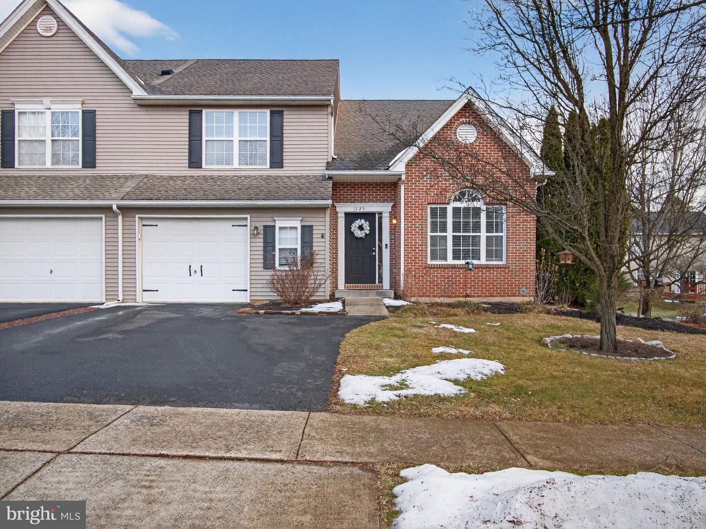 1525 Cambridge Drive photo 1