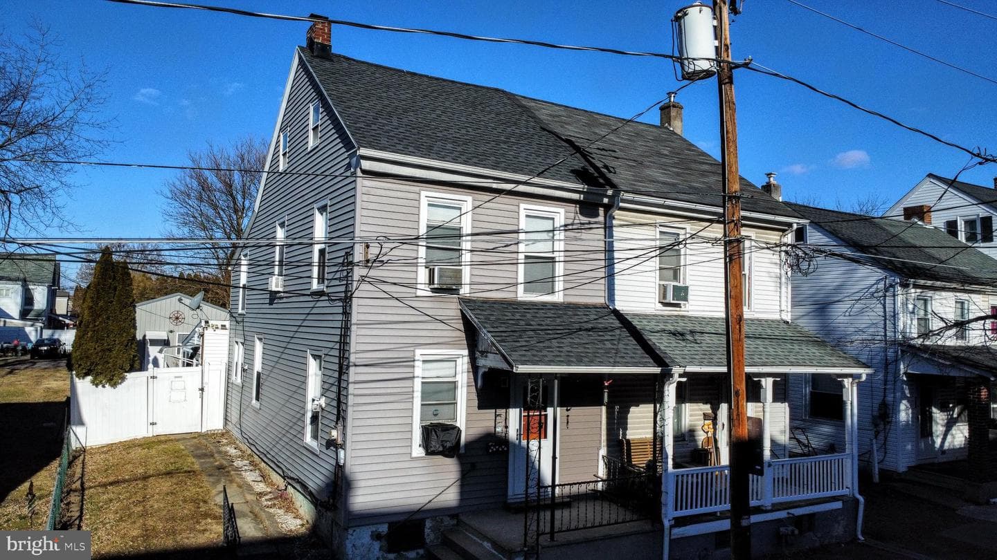 324 Walnut Street photo 1