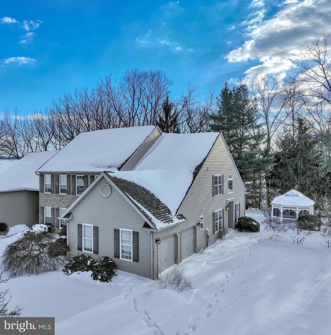 2073 Rolling Meadow Drive photo 2