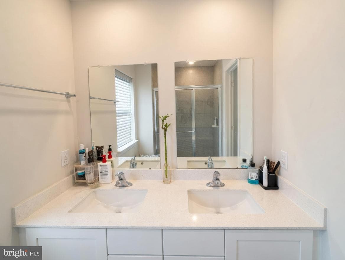 7573 Clayton Avenue photo 18