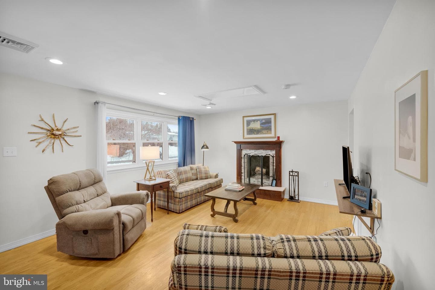 2512 W Highland Street photo 2